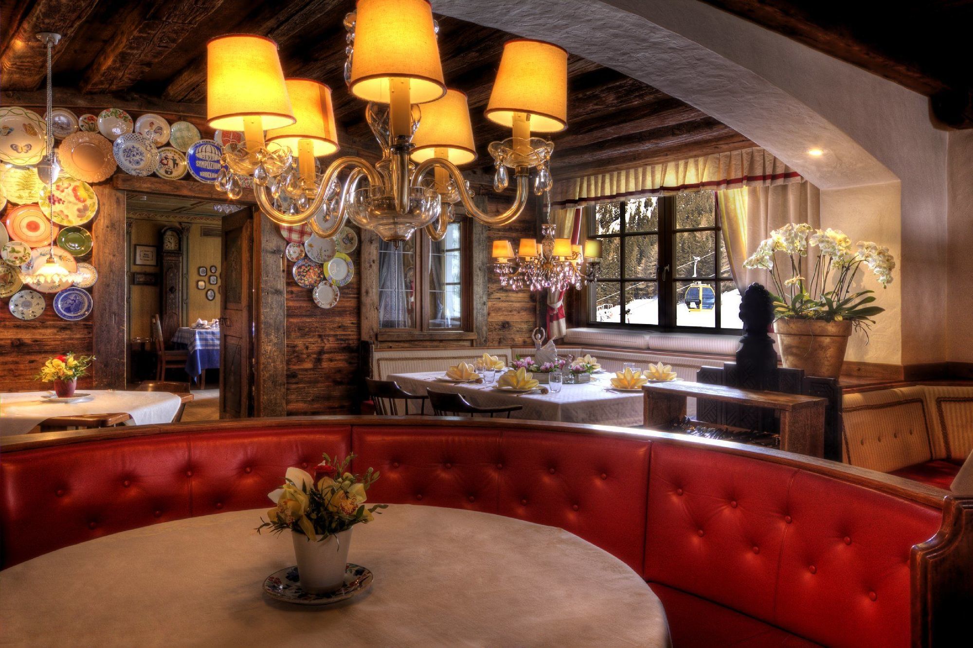 Hotel La Perla: The Leading Hotels Of The World Corvara In Badia Restaurant billede